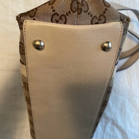 Gucci Beige and Brown Signature Tote - Picture 8 of 10